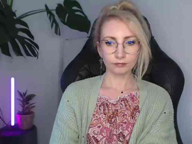 CinderellaMoon webcam