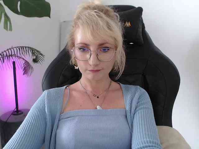 CinderellaMoon webcam