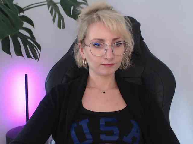 CinderellaMoon webcam