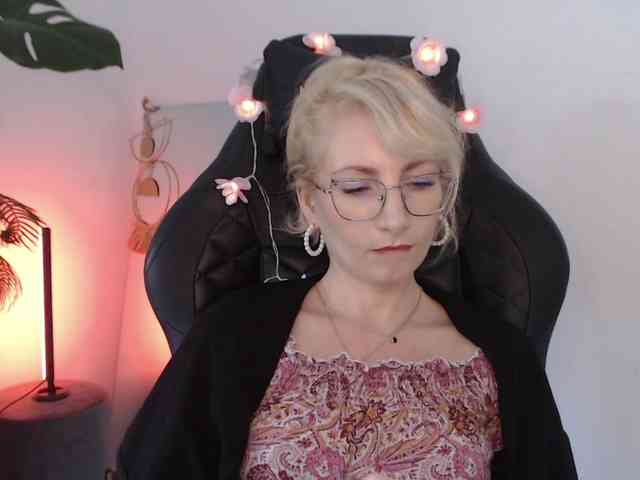 CinderellaMoon webcam
