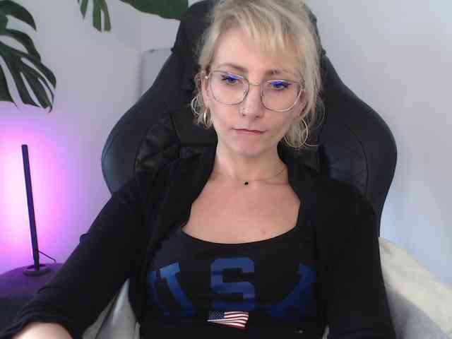 CinderellaMoon webcam