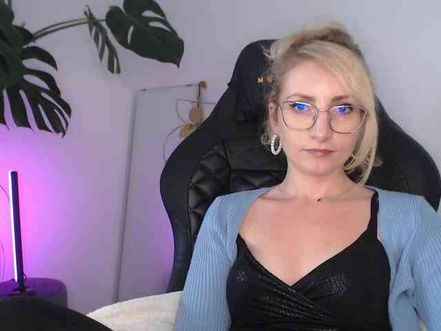 CinderellaMoon webcam