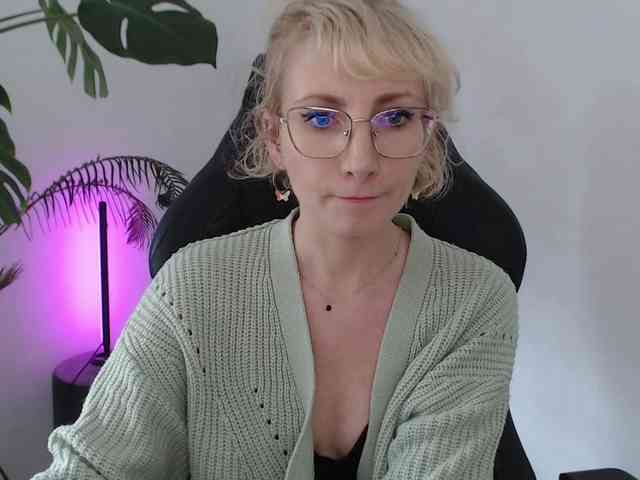 CinderellaMoon webcam