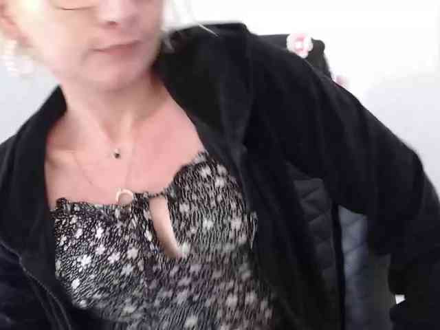 CinderellaMoon webcam