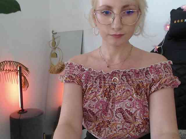 CinderellaMoon webcam