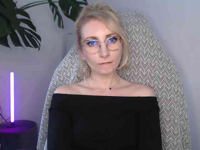 CinderellaMoon webcam