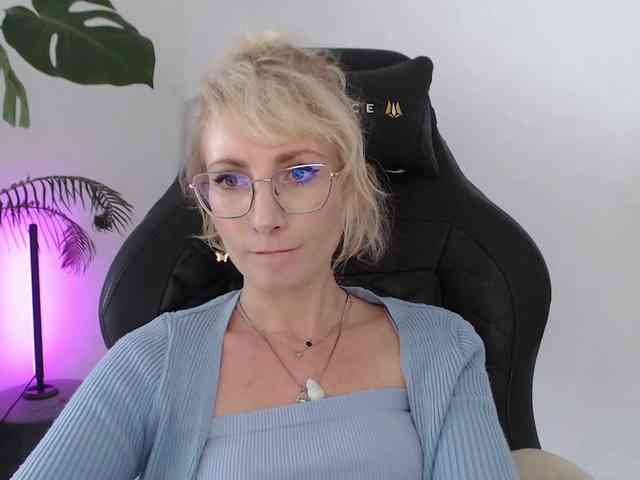 CinderellaMoon webcam