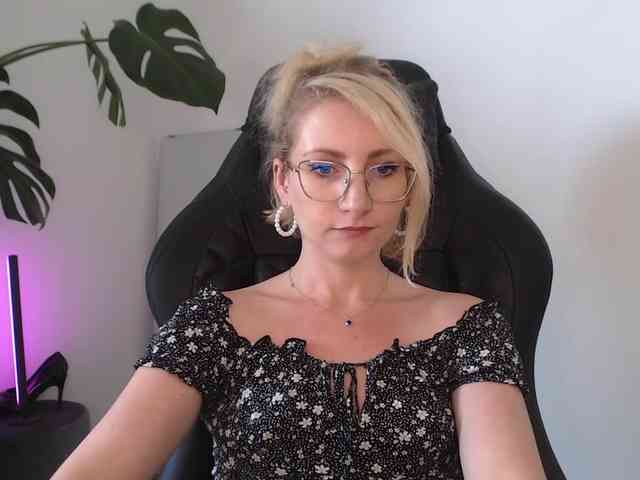 CinderellaMoon webcam