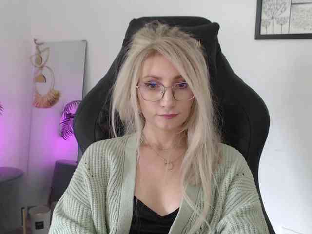 CinderellaMoon webcam