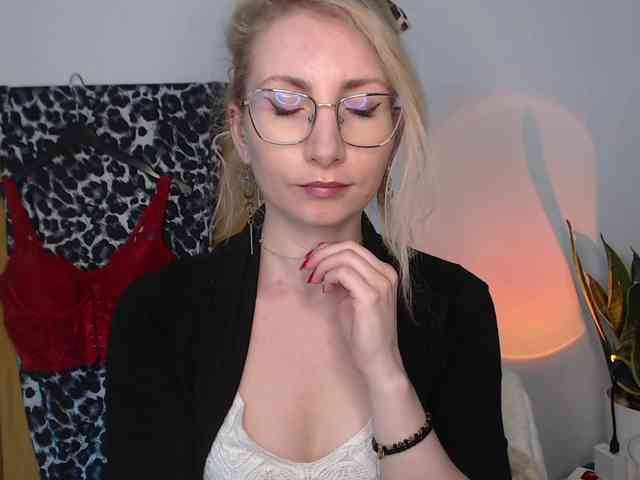 CinderellaMoon webcam