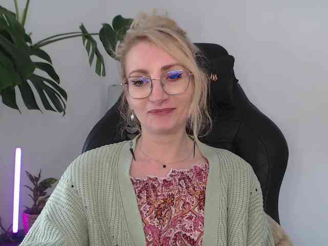 CinderellaMoon webcam