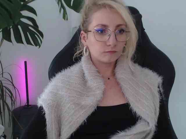 CinderellaMoon webcam