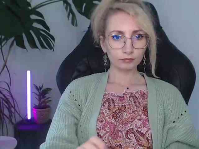 CinderellaMoon webcam