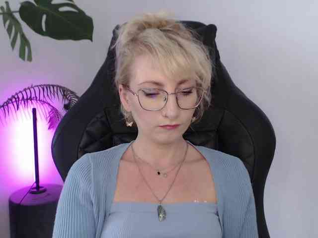 CinderellaMoon webcam