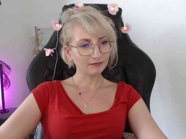 CinderellaMoon webcam