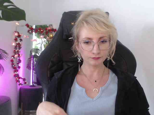 CinderellaMoon webcam