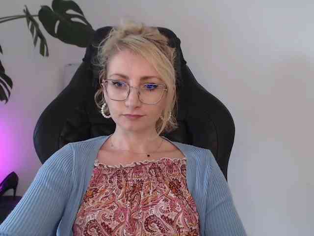 CinderellaMoon webcam