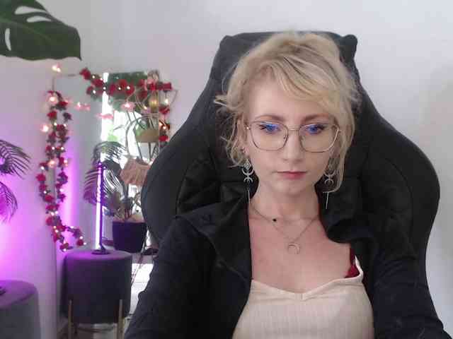CinderellaMoon webcam
