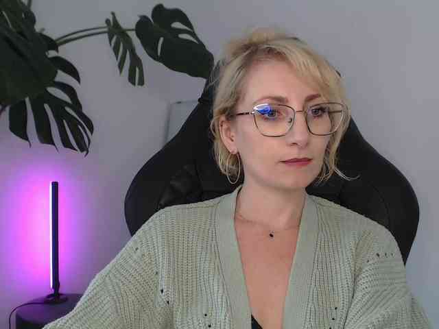 CinderellaMoon webcam