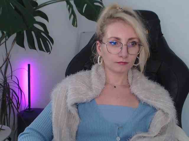 CinderellaMoon webcam