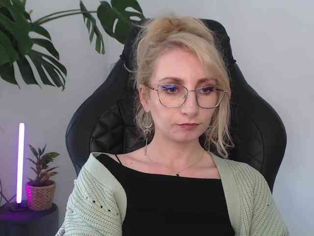 CinderellaMoon webcam