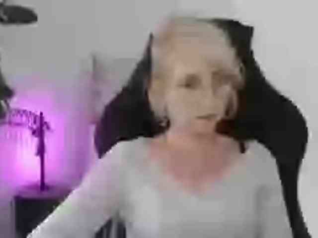 CinderellaMoon webcam