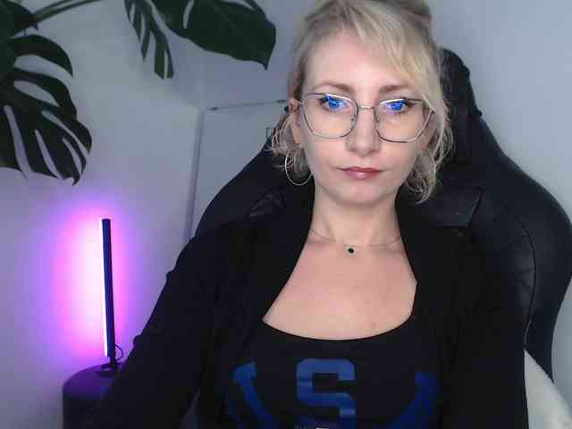 CinderellaMoon webcam