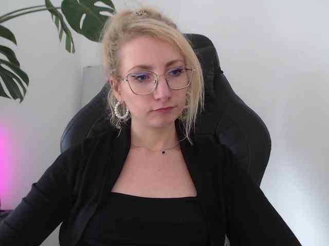 CinderellaMoon webcam