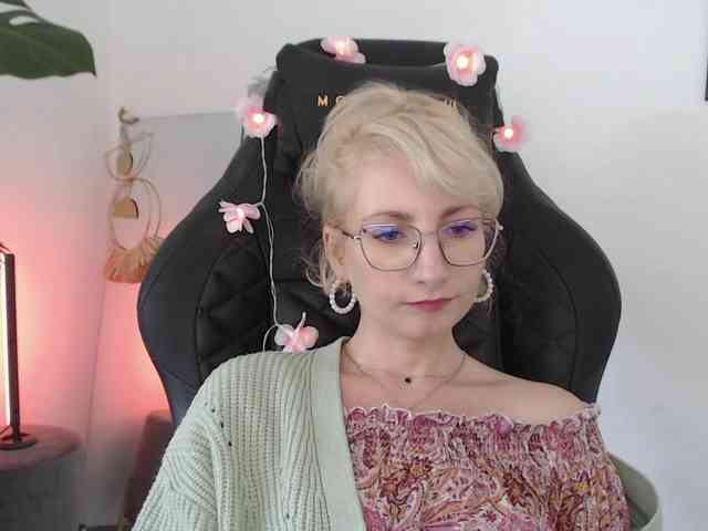 CinderellaMoon webcam