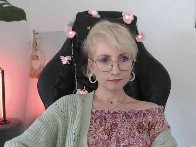 CinderellaMoon webcam