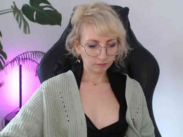 CinderellaMoon webcam