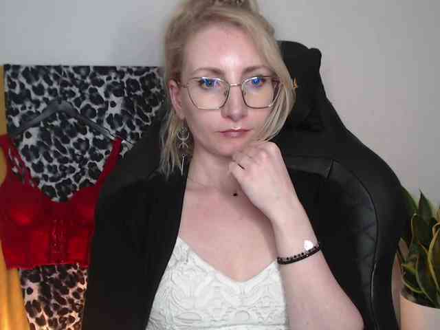 CinderellaMoon webcam