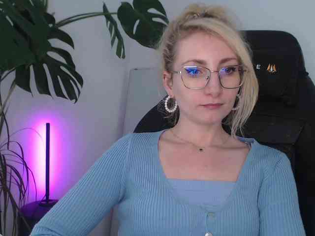 CinderellaMoon webcam