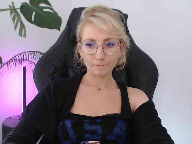 CinderellaMoon webcam