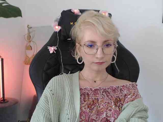 CinderellaMoon webcam