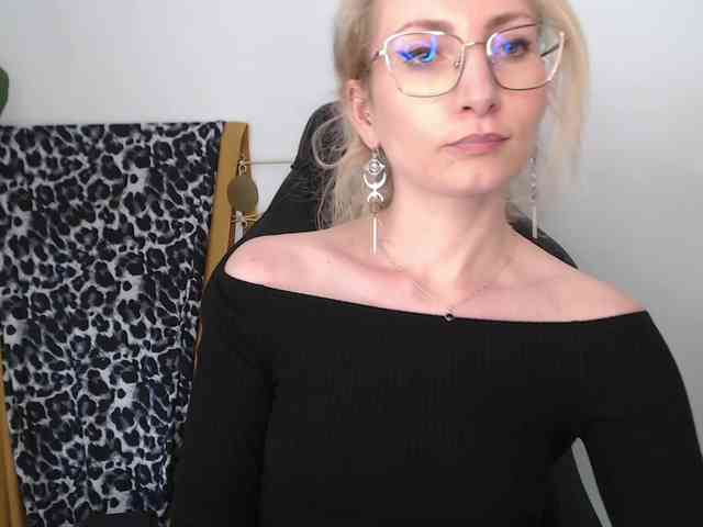 CinderellaMoon webcam