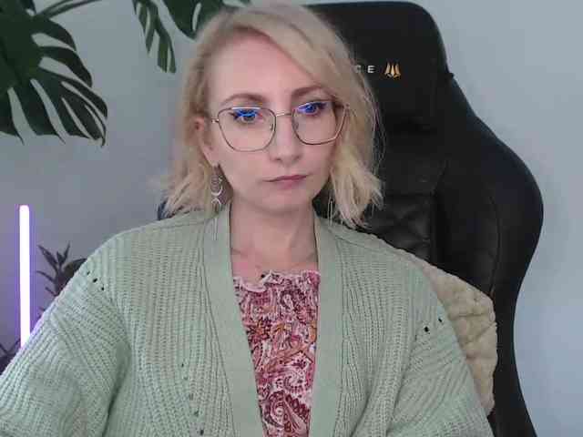 CinderellaMoon webcam