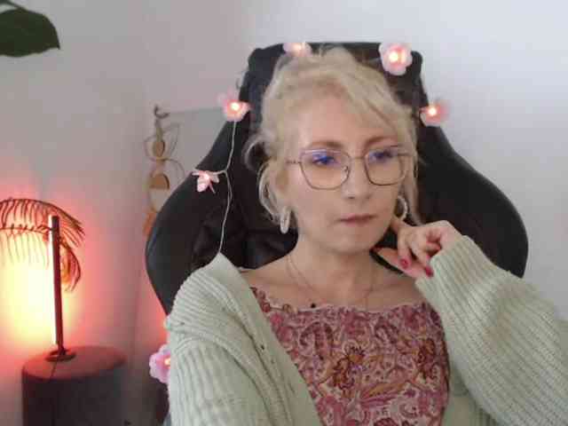 CinderellaMoon webcam