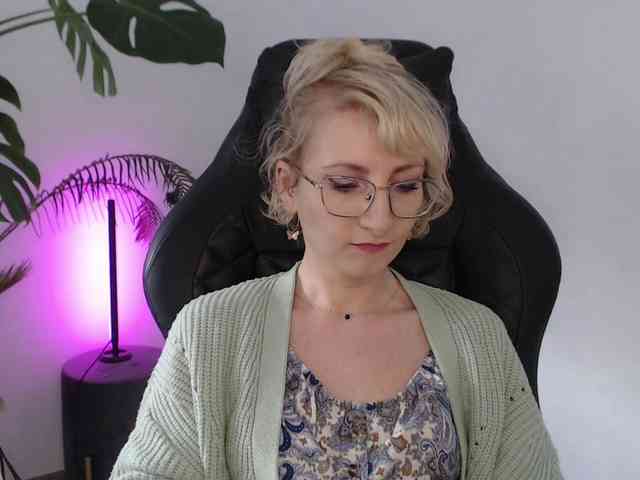 CinderellaMoon webcam