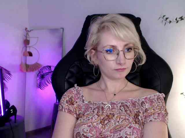 CinderellaMoon webcam