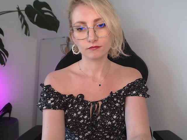 CinderellaMoon webcam