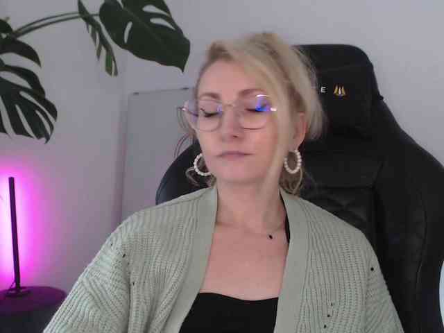 CinderellaMoon webcam