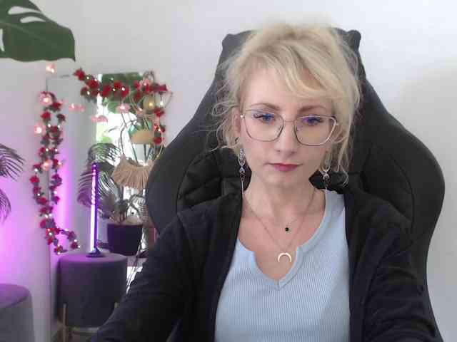 CinderellaMoon webcam