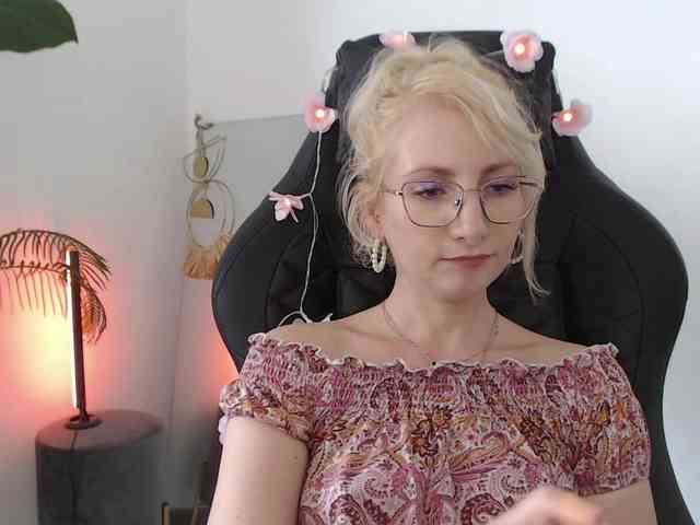 CinderellaMoon webcam