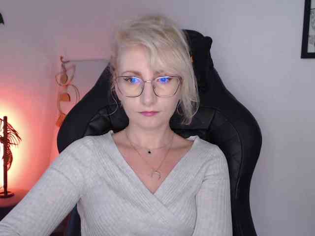 CinderellaMoon webcam