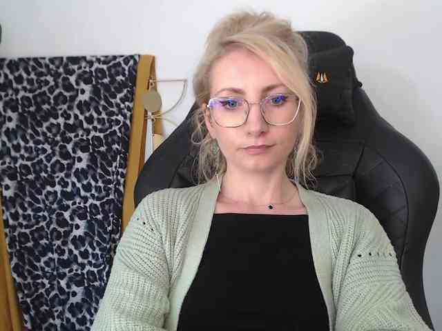 CinderellaMoon webcam