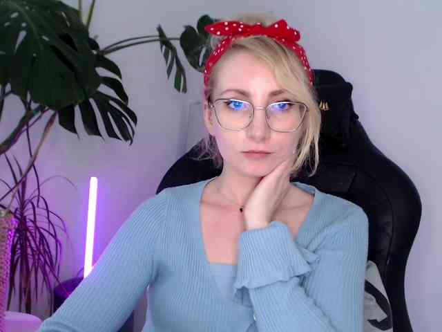 CinderellaMoon webcam