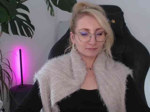 CinderellaMoon webcam