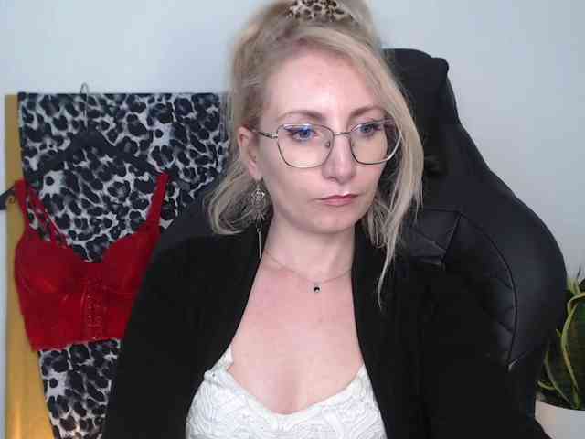 CinderellaMoon webcam