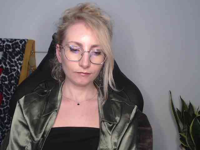 CinderellaMoon webcam